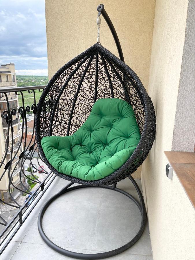 Luxury Emerald Apartments Irpin Buitenkant foto